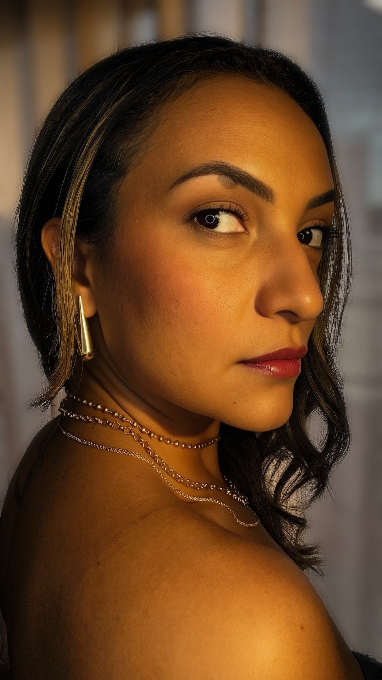 Brinco Gota Longa Lisa Banhado a Ouro