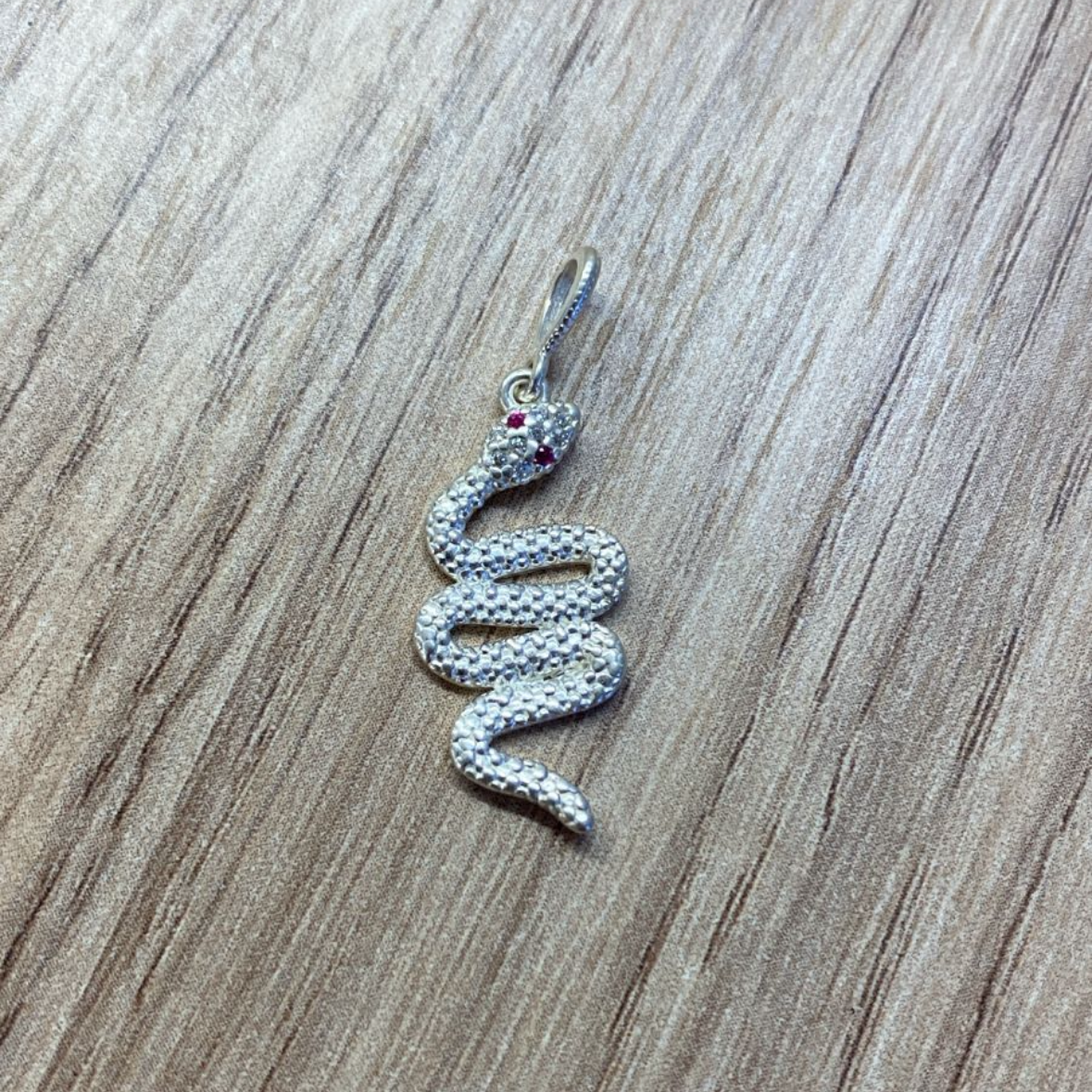 Pingente Cobra com Pedras – Prata 925 M