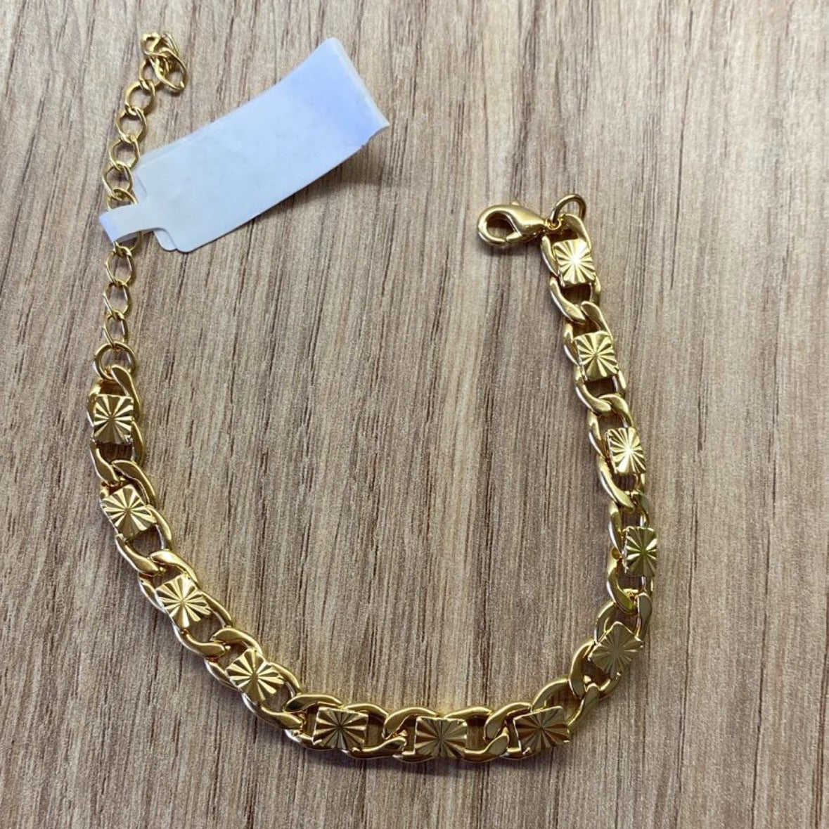 Pulseira Elos Trabalhados com Detalhe Raiado Banhada a Ouro