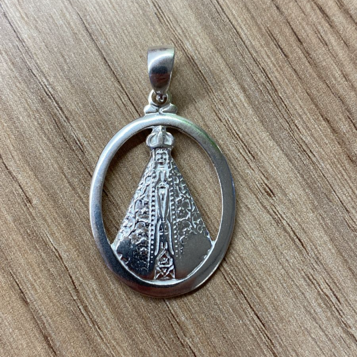 Pingente Nossa Senhora Aparecida Oval em Prata 925