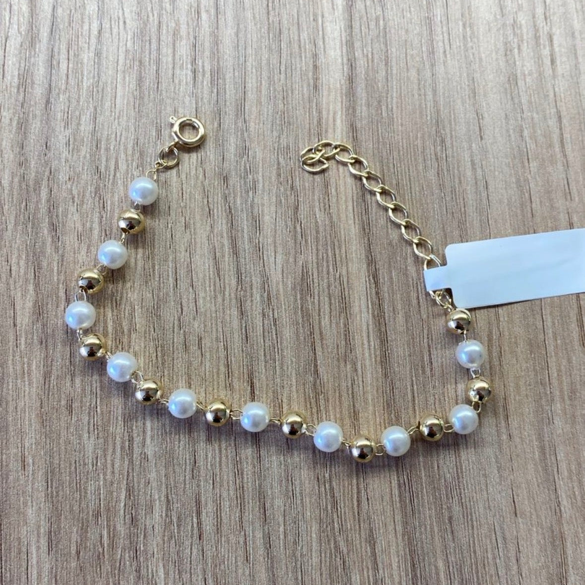 Pulseira Pérolas e Esferas Banhada a Ouro