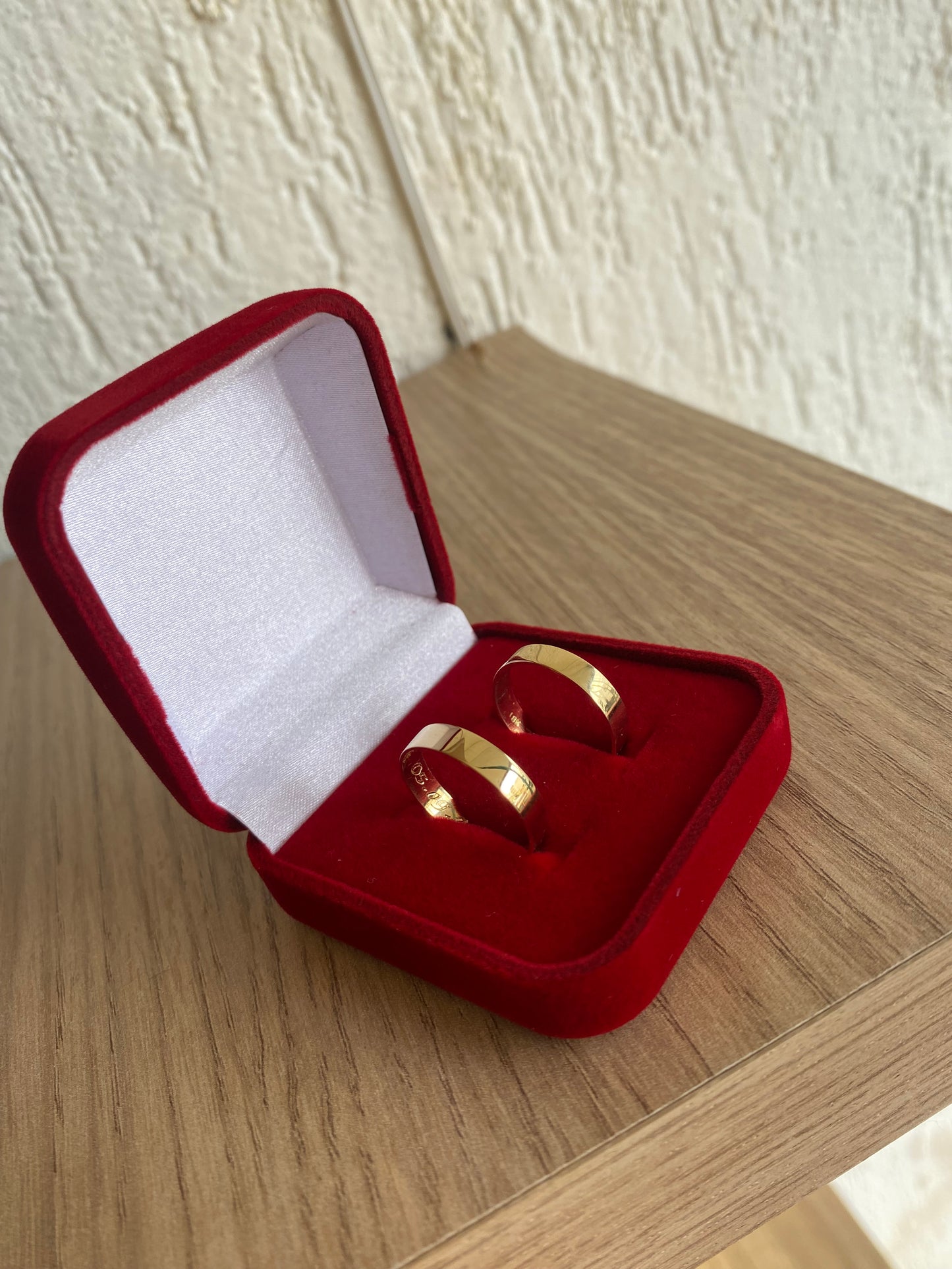Aliança de Ouro 18k 4mm – Clássica e Atemporal
