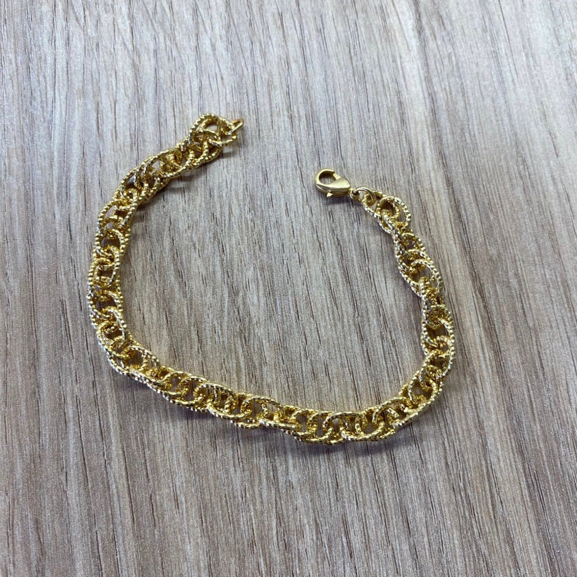 Pulseira Elo Trabalhado Luxo Banhada a Ouro