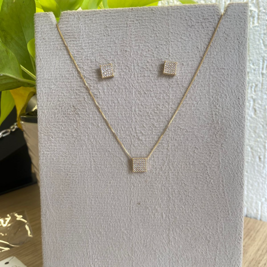 Conjunto Quadrado Cravejado