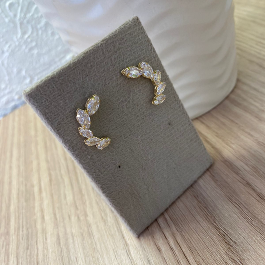 Brinco Ear Cuff Cravejado Banhado a Ouro