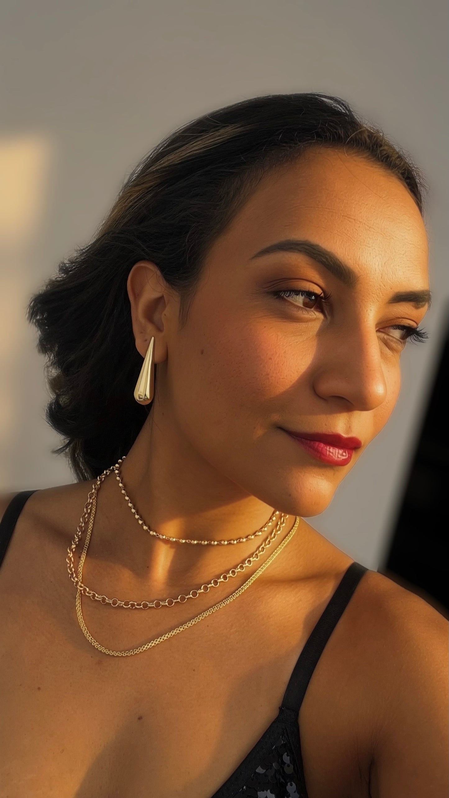 Brinco Gota Longa Lisa Banhado a Ouro