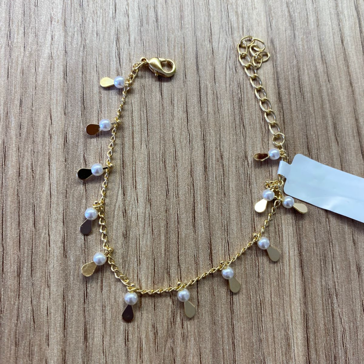 Pulseira Pérola com Gotas Douradas banhada a ouro