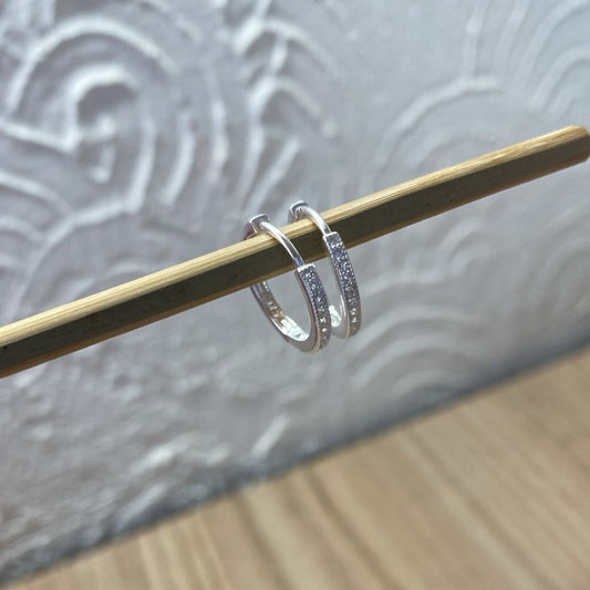 Brincoc Argola Cravejada com Zircônia de Prata 925